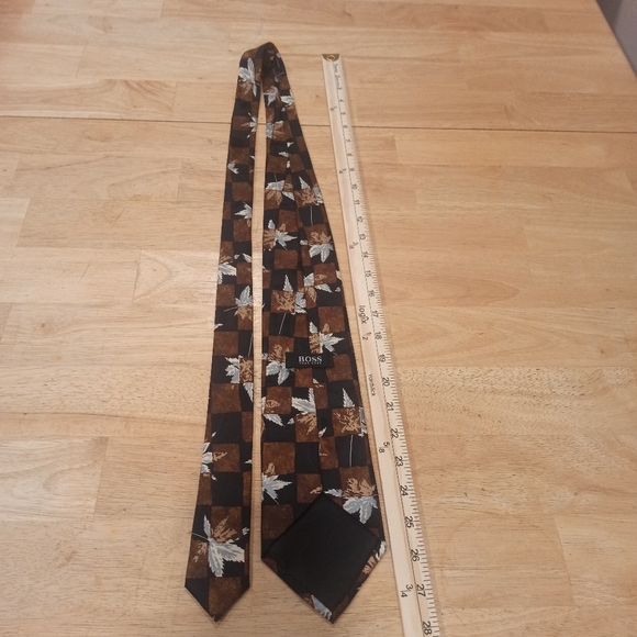 Classic Hugo Boss Men Black Floral 100% Silk Necktie Made In Italy - Picture 9 of 12